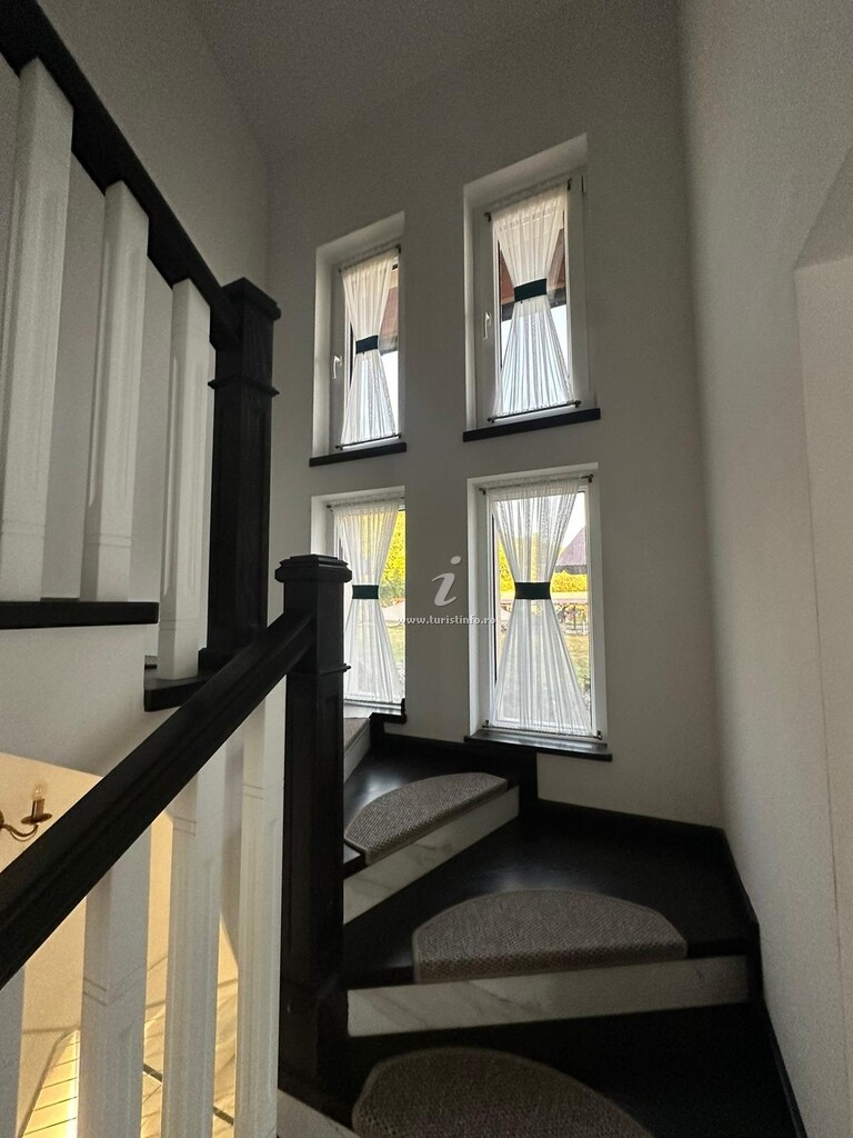 Camere de închiriat sub Dumbravă