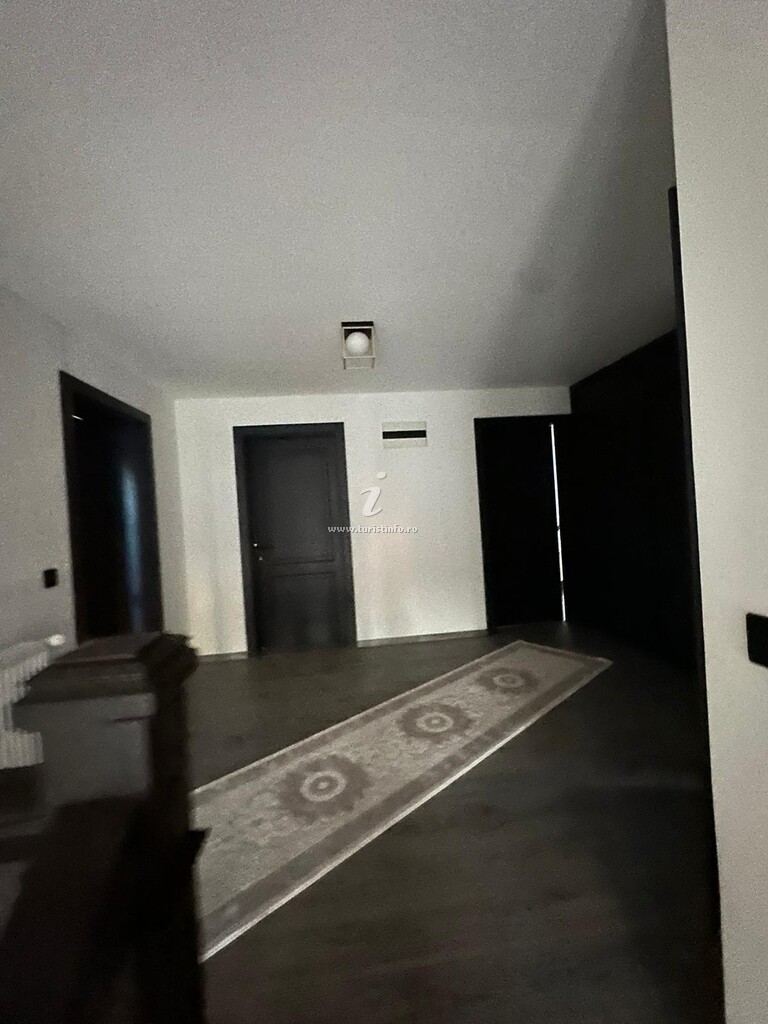 Camere de închiriat sub Dumbravă