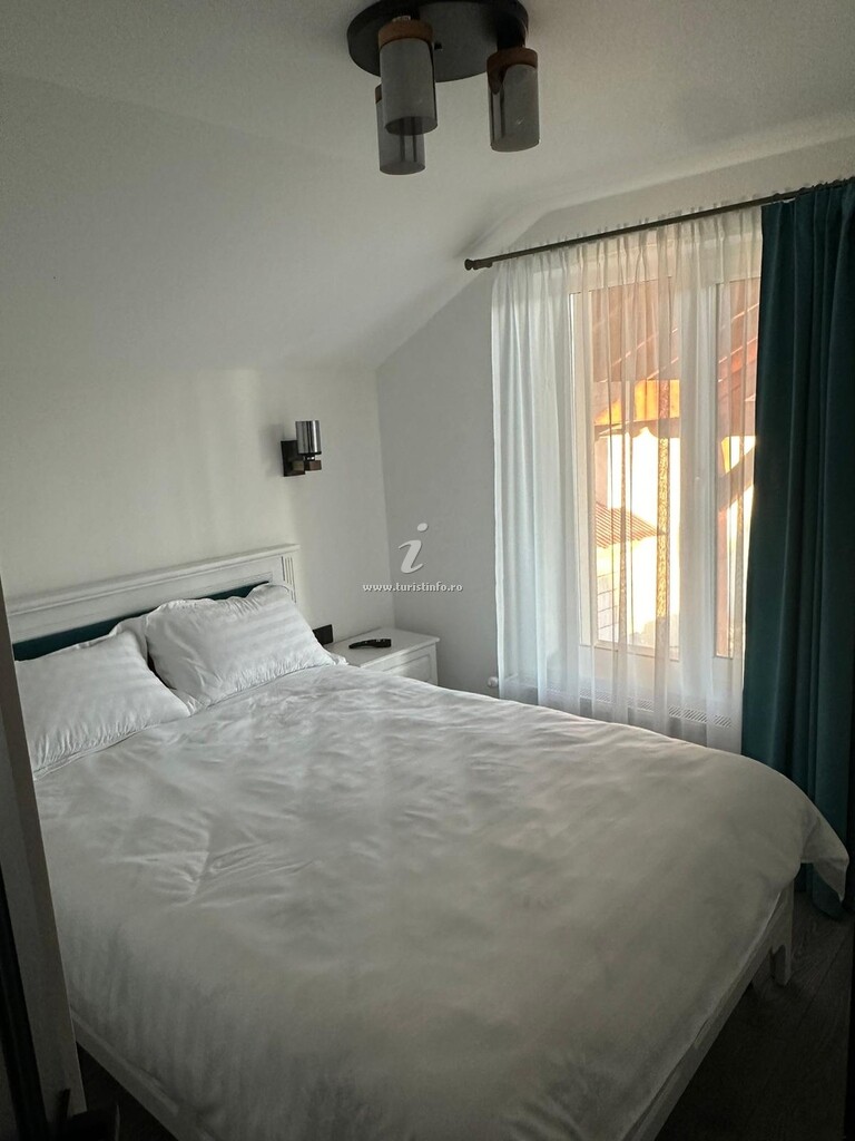 Camere de închiriat sub Dumbravă