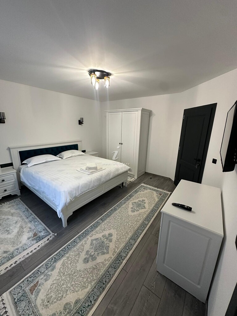 Camere de închiriat sub Dumbravă