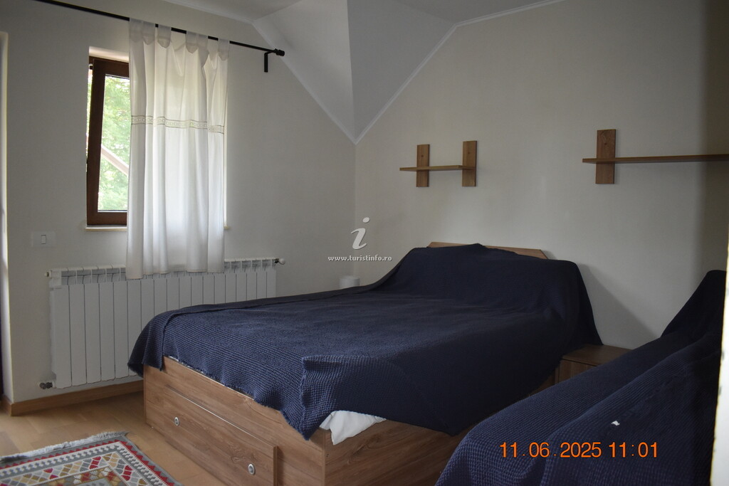 Casa Capra Cu Trei Iezi
