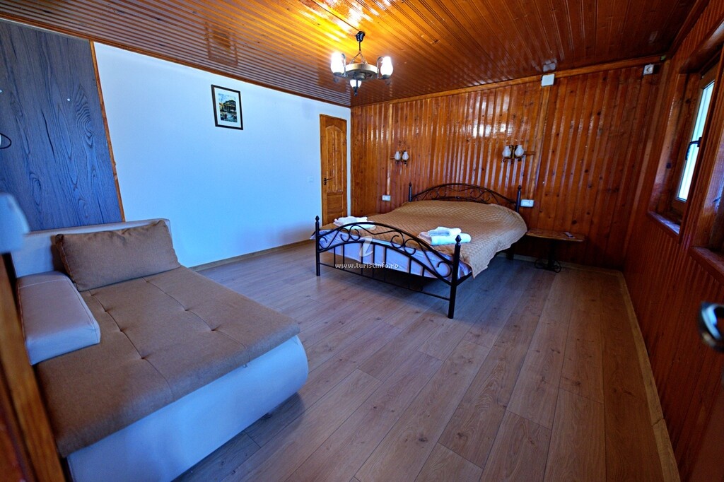 Cabana La Costică Vânătoru