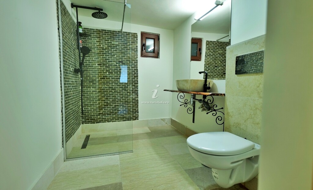 Cabana La Costică Vânătoru