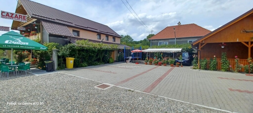 Pensiunea La Grătar `Hanul Ardealului`