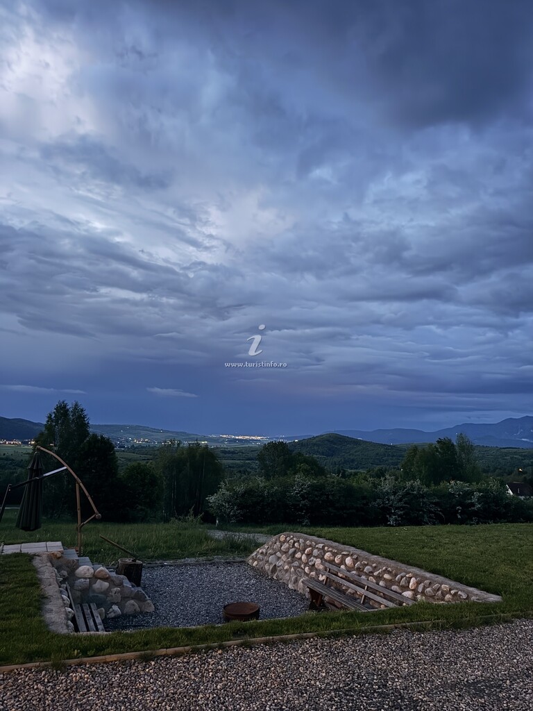 Cabana Hilltop Chalet