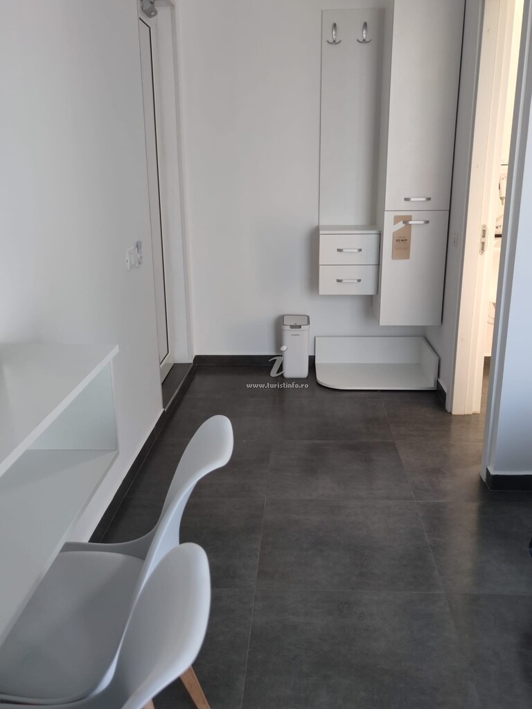 Camere de închiriat Atenin