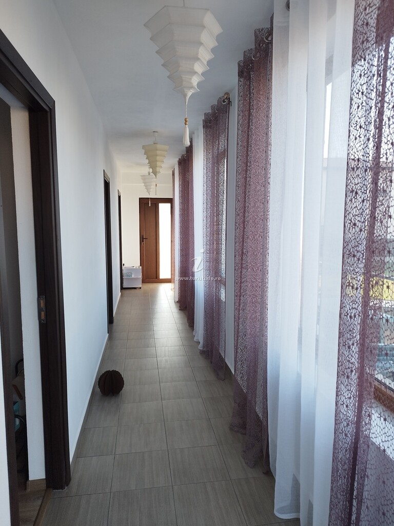 Camere de închiriat Edmond