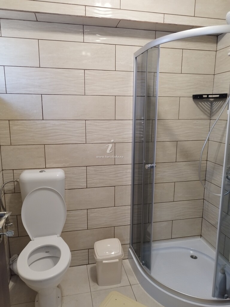 Camere de închiriat Edmond