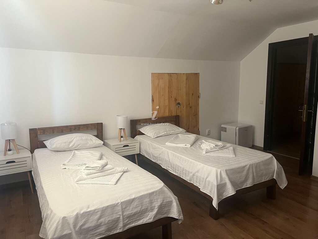 Camere de închiriat La Luca