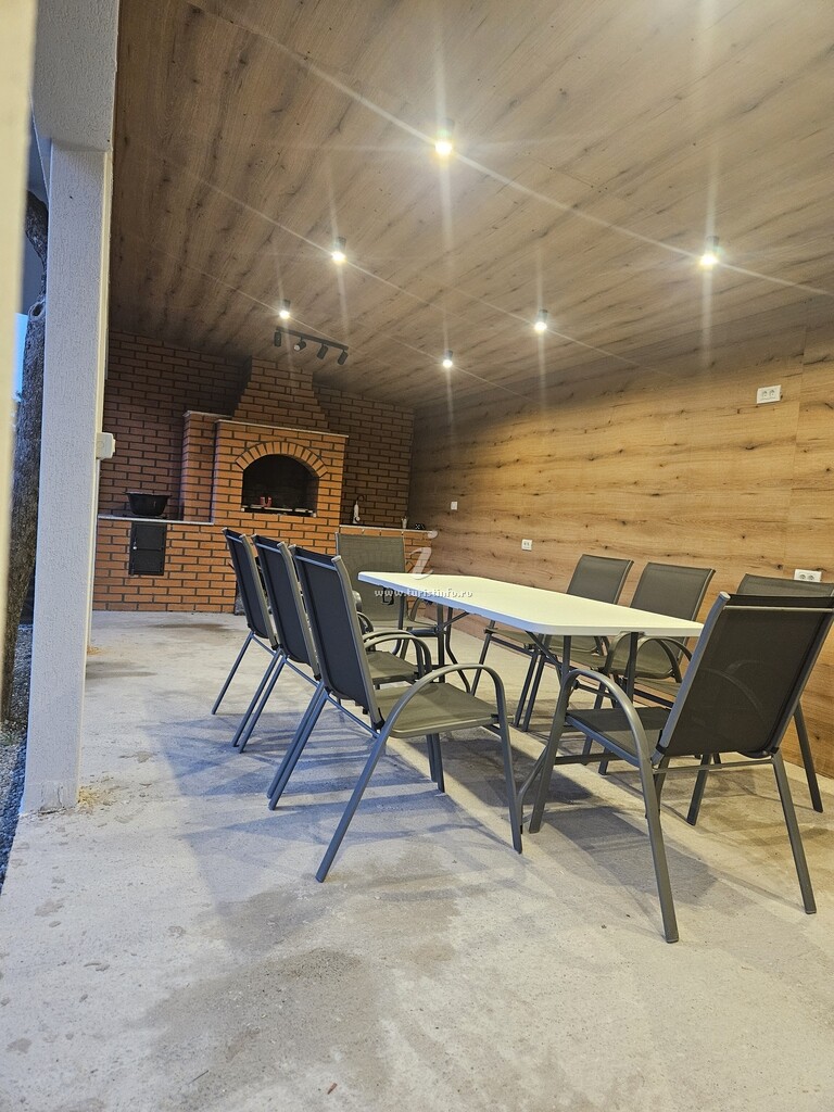 Casa de vacanță V-House