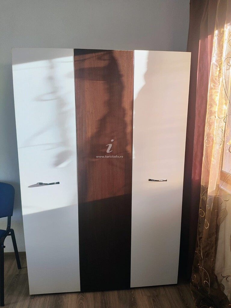 Camere de închiriat Edmond