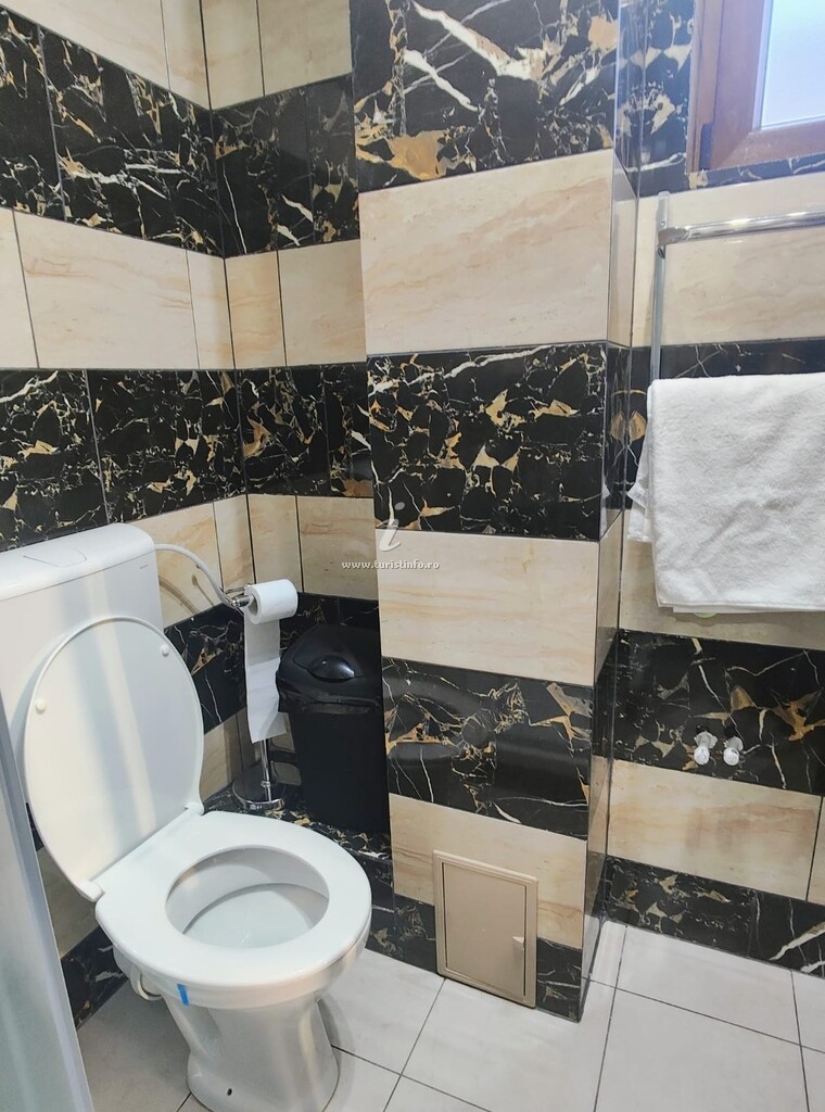 Camere de închiriat Edmond