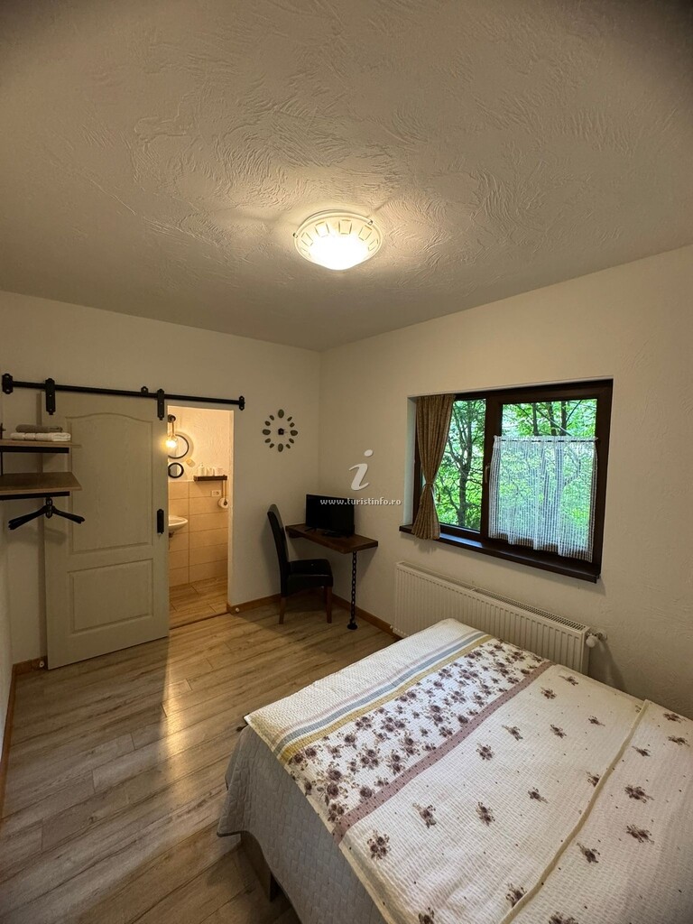 Cabana La Poarta Codrului