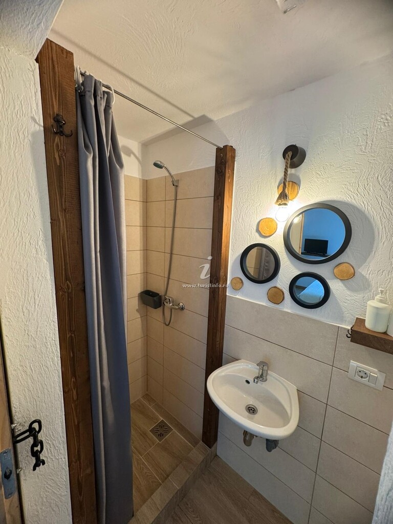 Cabana La Poarta Codrului