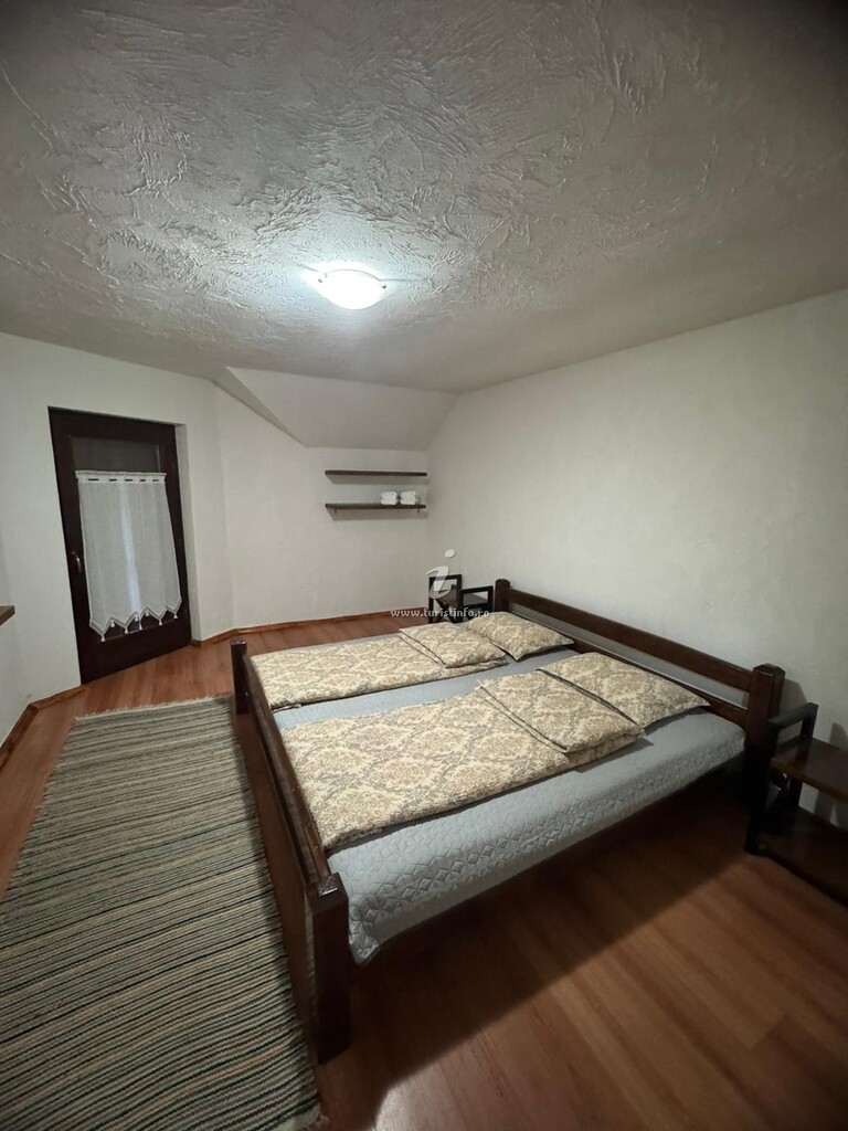 Cabana La Poarta Codrului