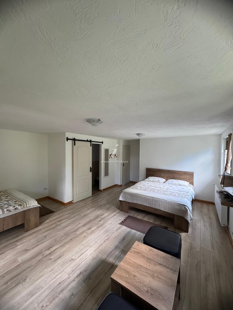 Cabana La Poarta Codrului