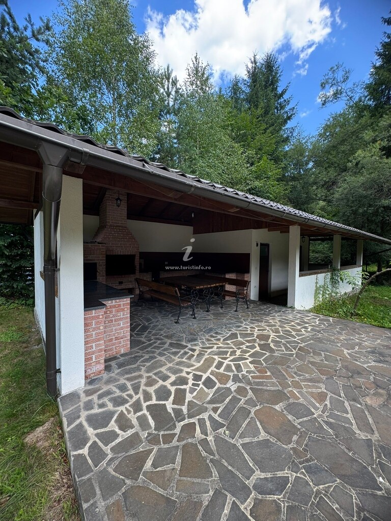 Cabana La Poarta Codrului