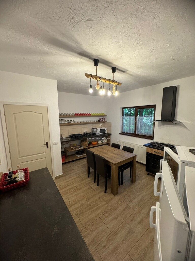 Cabana La Poarta Codrului