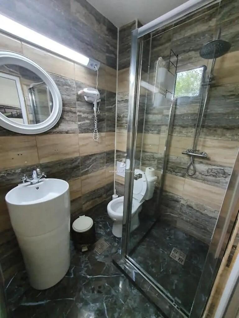 Camere de închiriat Casa Carmen