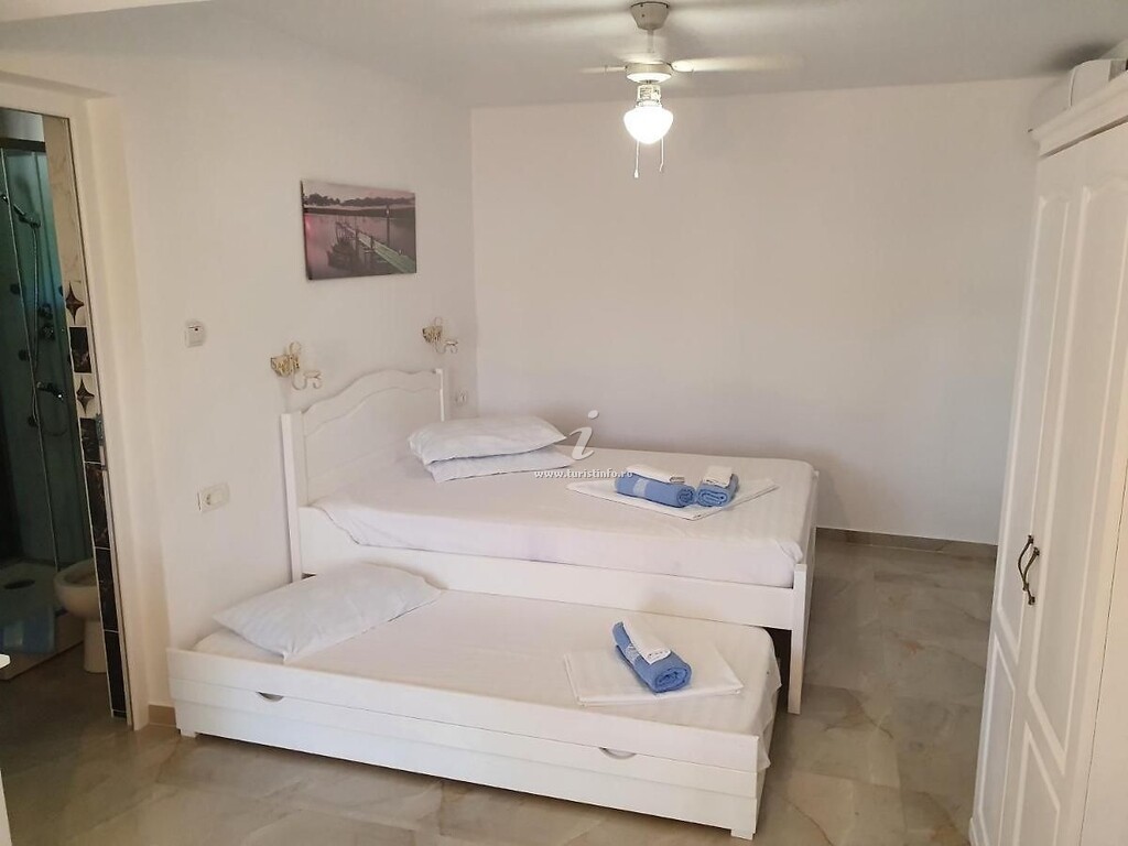 Camere de închiriat Casa Carmen