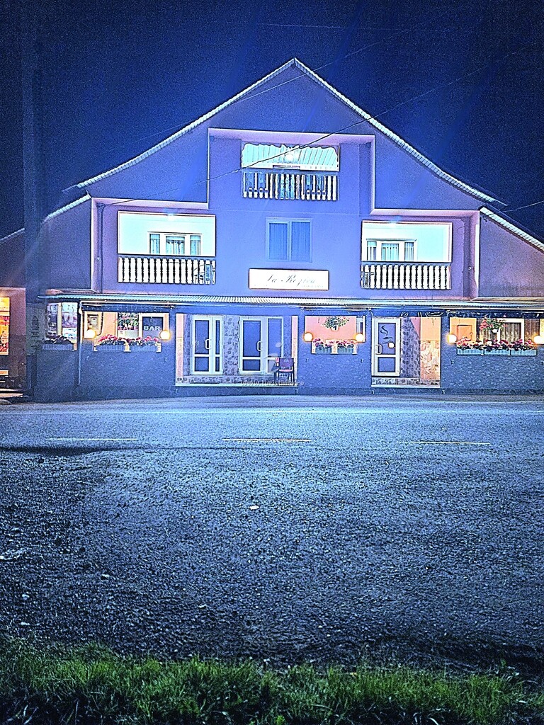 Camere de închiriat La Rozica