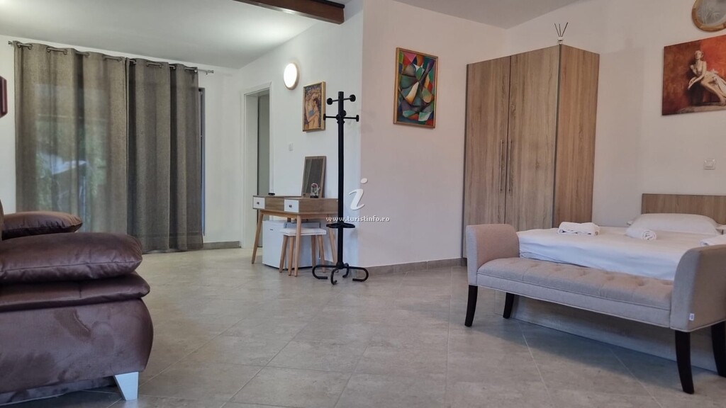 Casa de sub Brazi