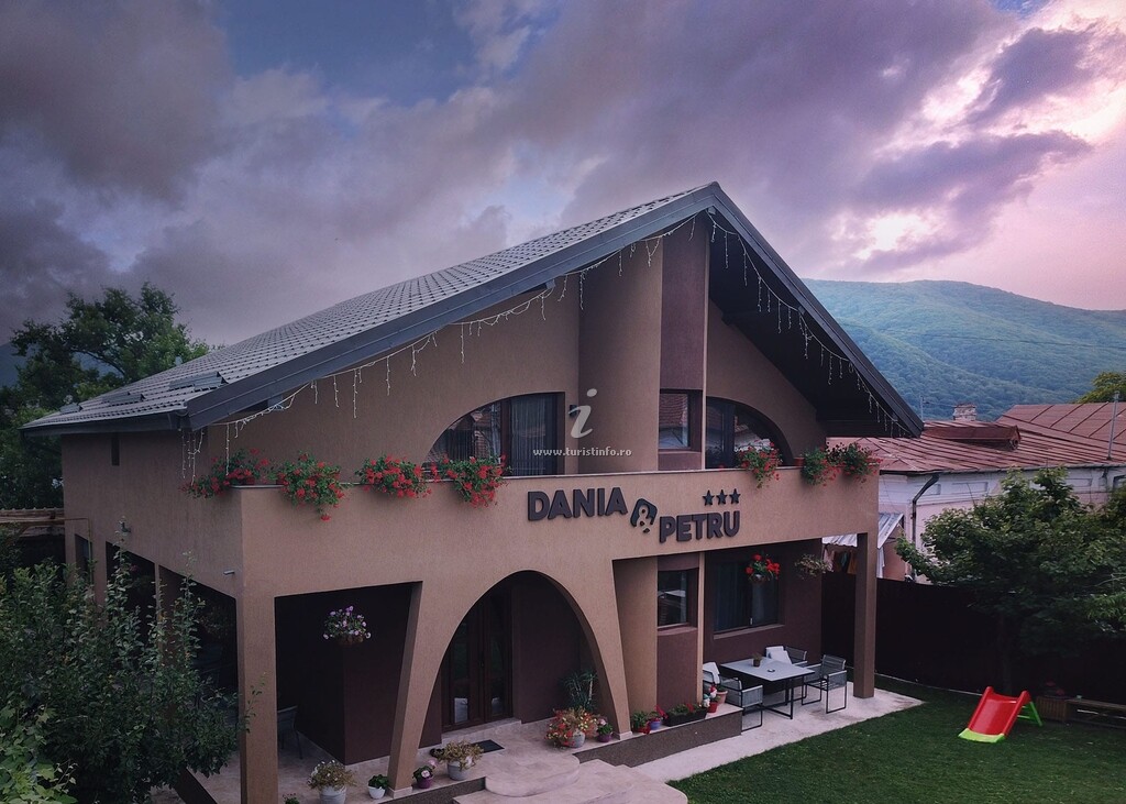 Pensiunea Dania & Petru Residence