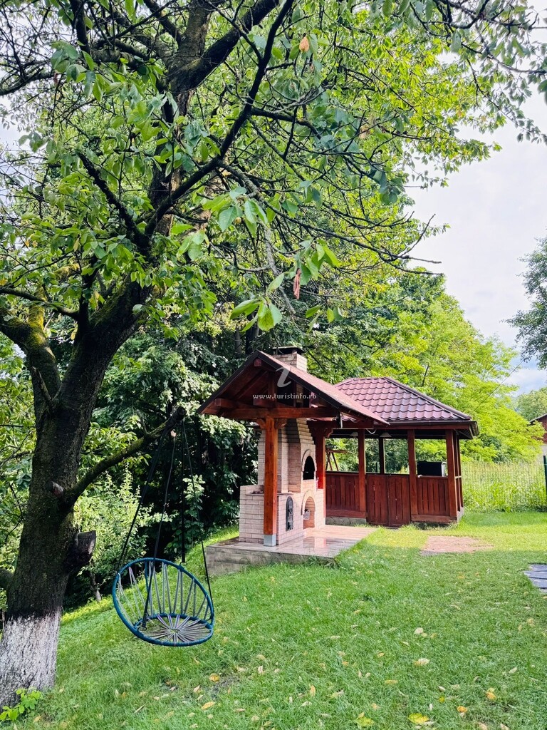 Casa cu Cireș