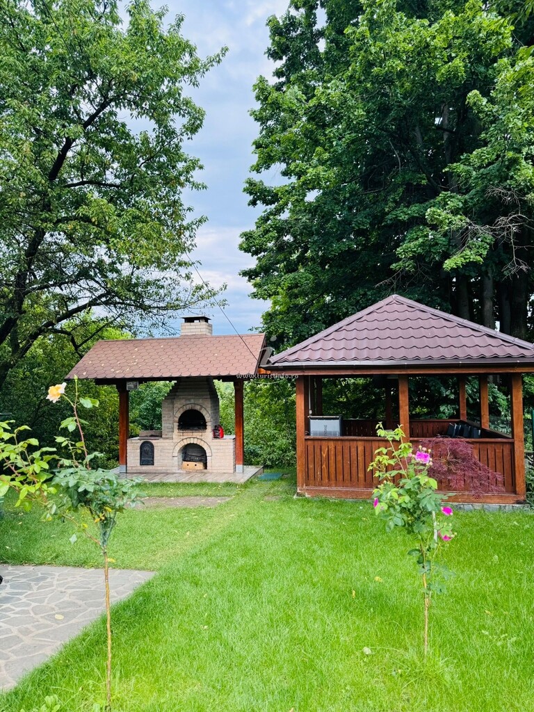 Casa cu Cireș