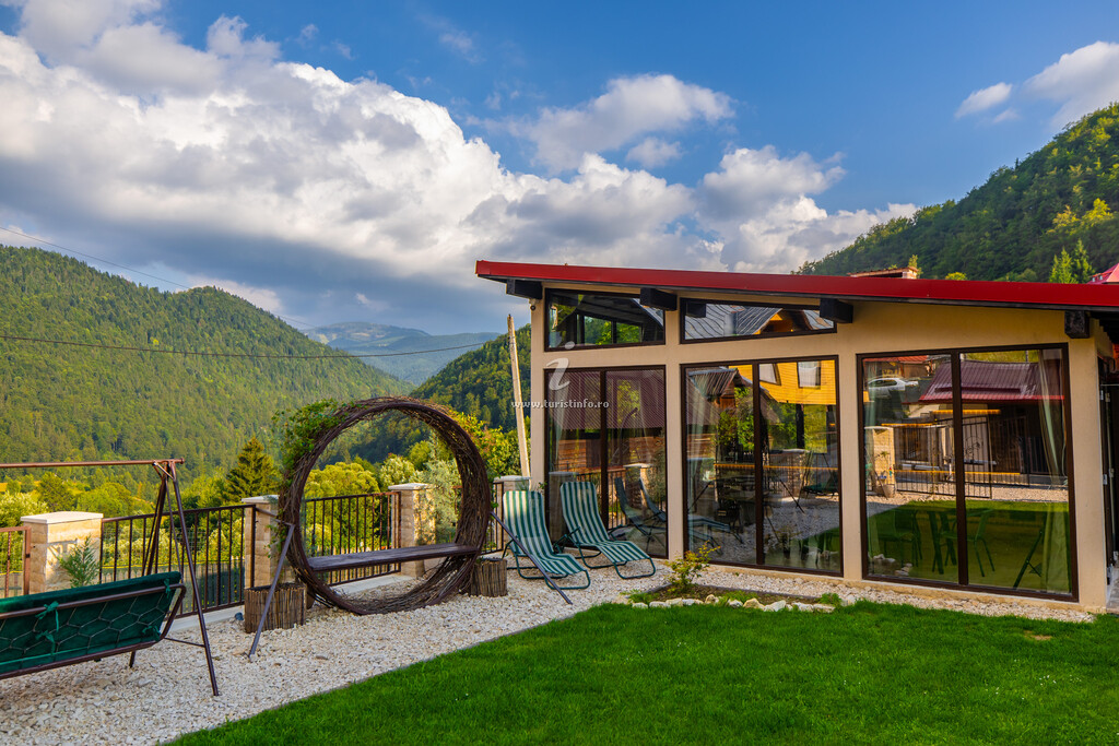 Casa de vacanță Giuvala by BNZ