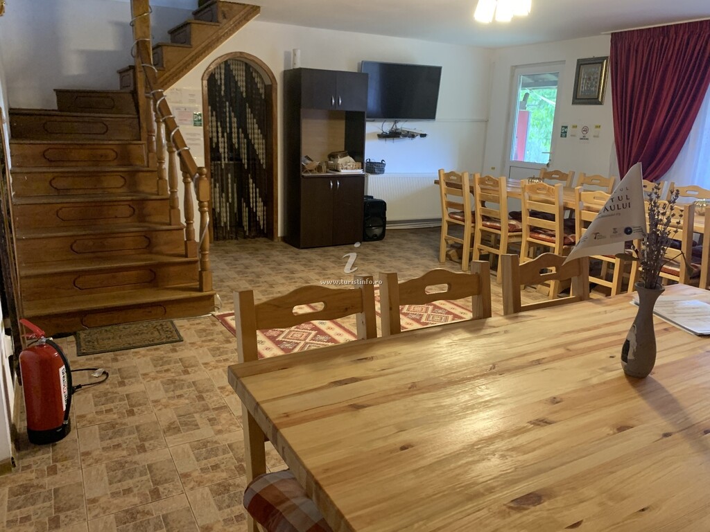 Pensiunea Poiana Mărului