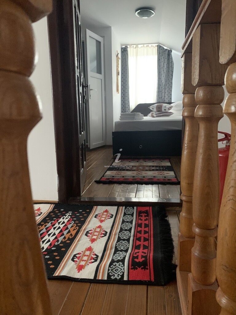 Pensiunea Poiana Mărului