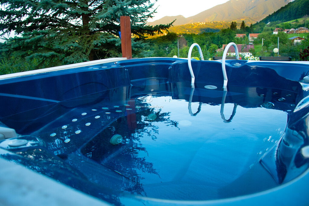 Casa din deal Crisbomir