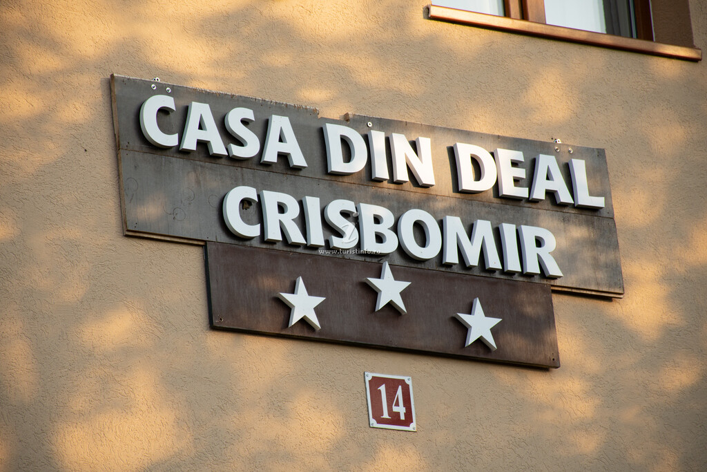 Casa din deal Crisbomir