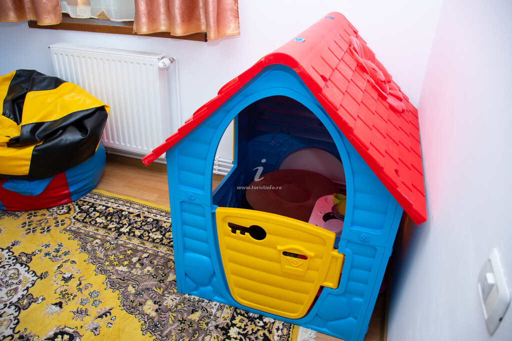 Casa din deal Crisbomir