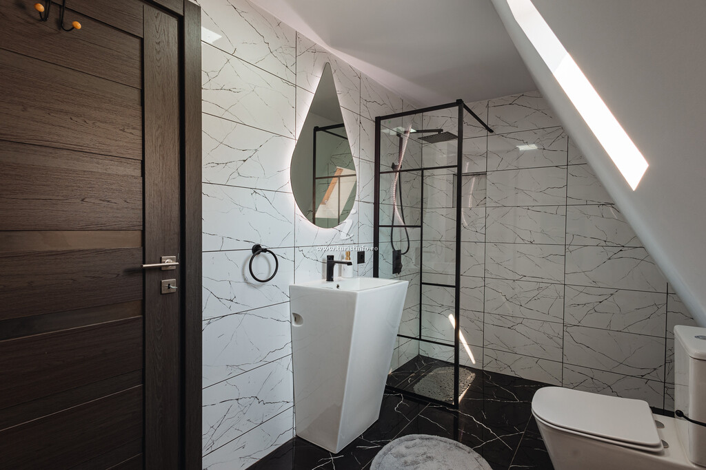 Aura Chalet