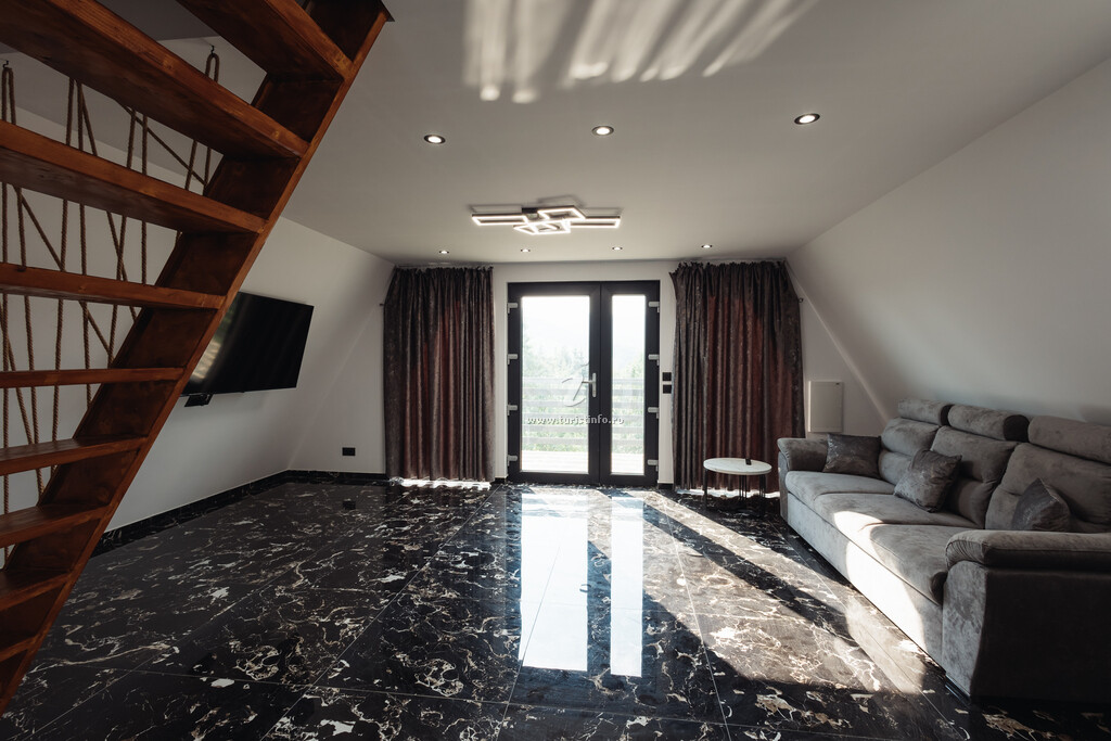 Aura Chalet