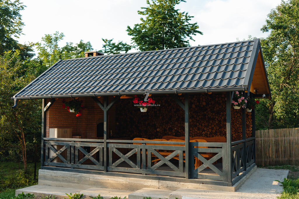 Aura Chalet