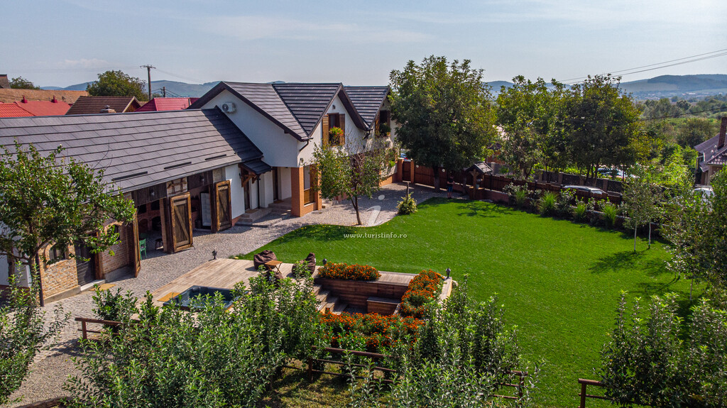 Vila Old Barn House