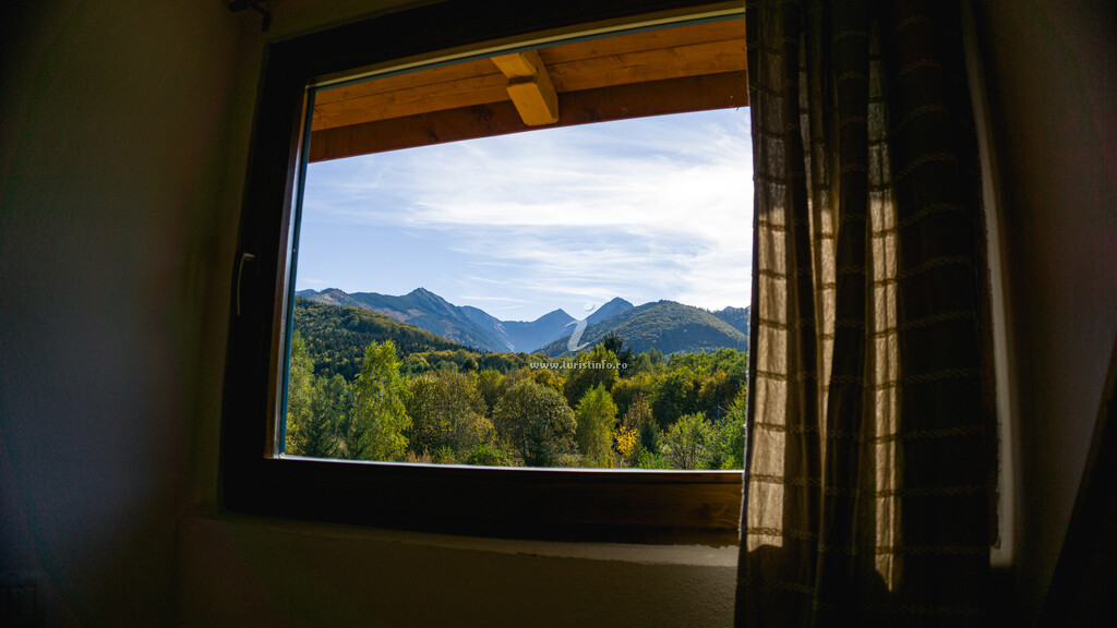 Cabana la Poale de Munte
