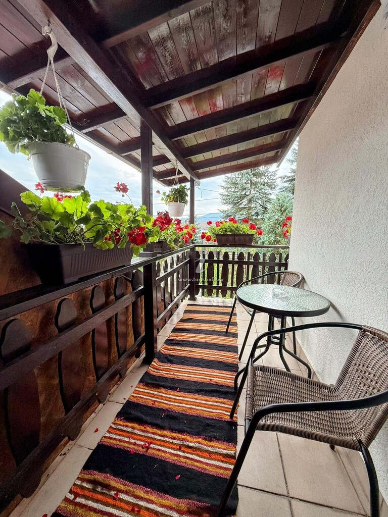Camere de închiriat Casa Ela