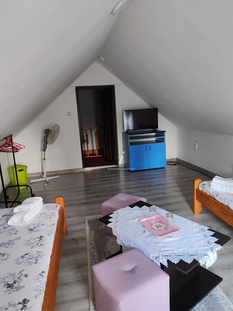 Camere de închiriat Casa Ela