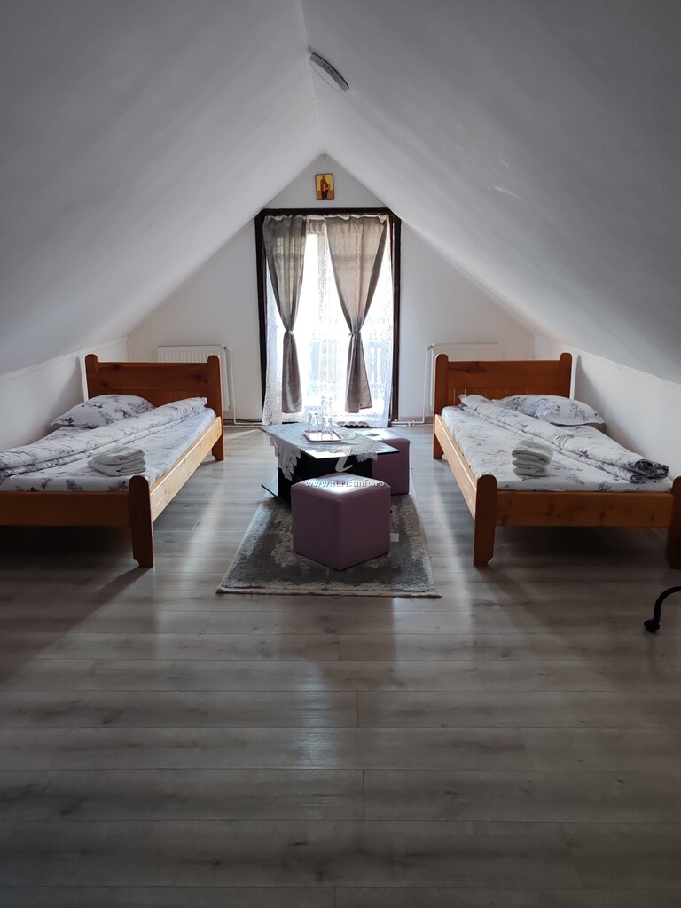 Camere de închiriat Casa Ela
