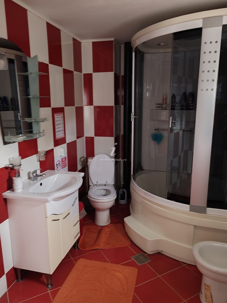 Camere de închiriat Casa Ela