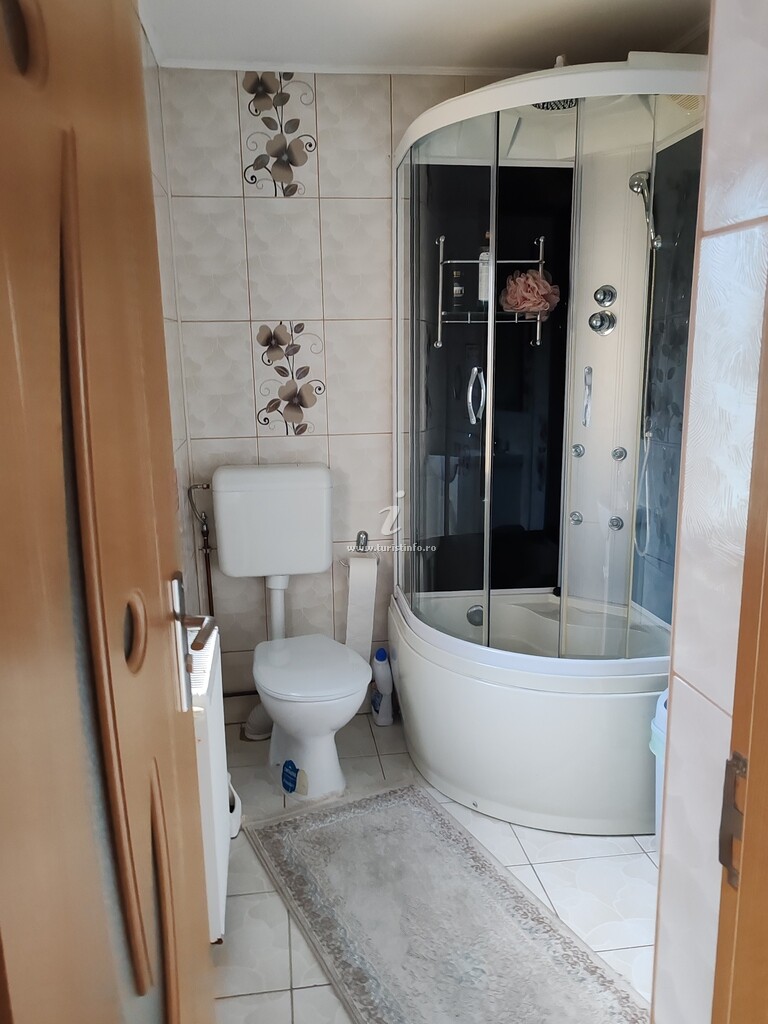 Camere de închiriat Casa Ela