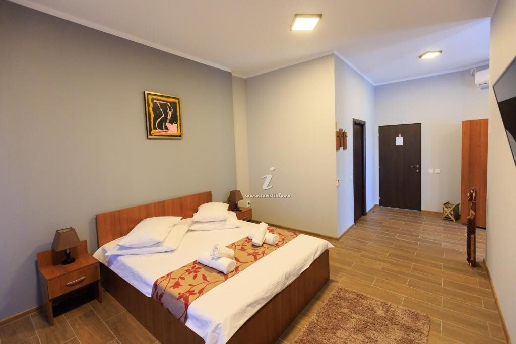 Camere de închiriat Corner Center