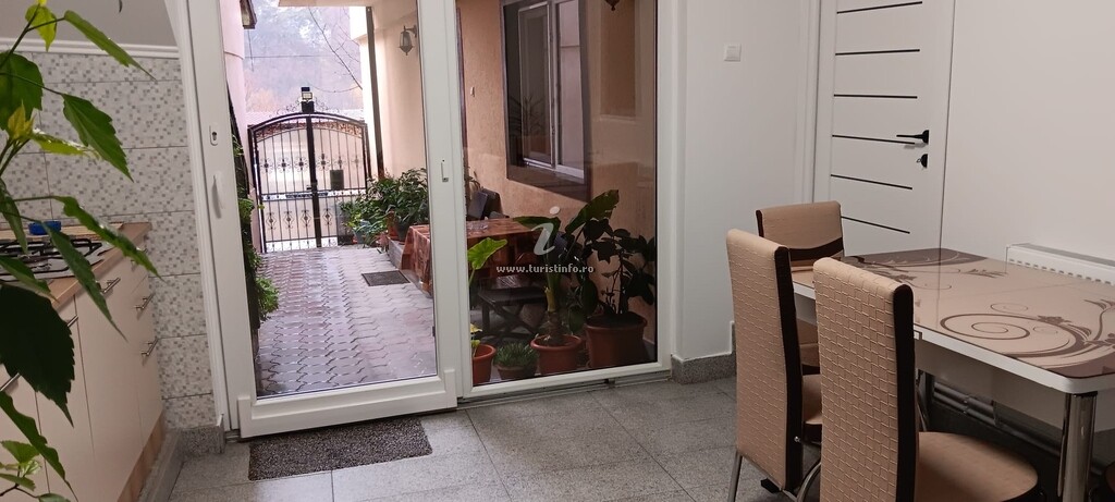 Casa cu Flori