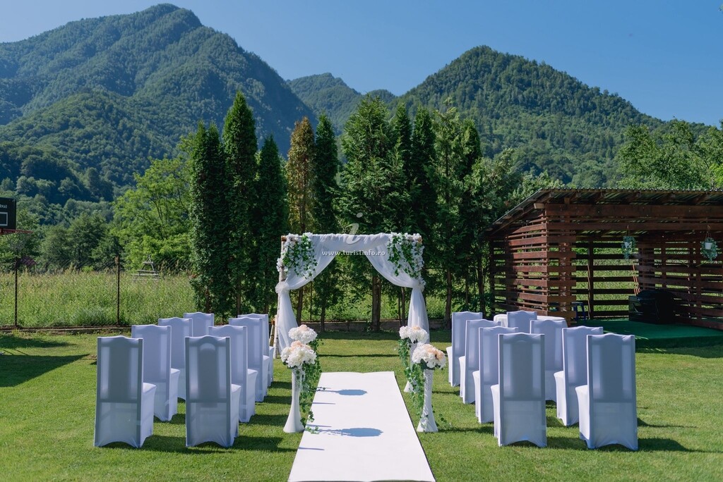 Camere de închiriat Dendy