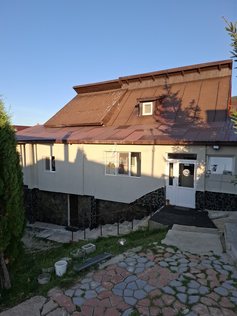 Casa la Țiri
