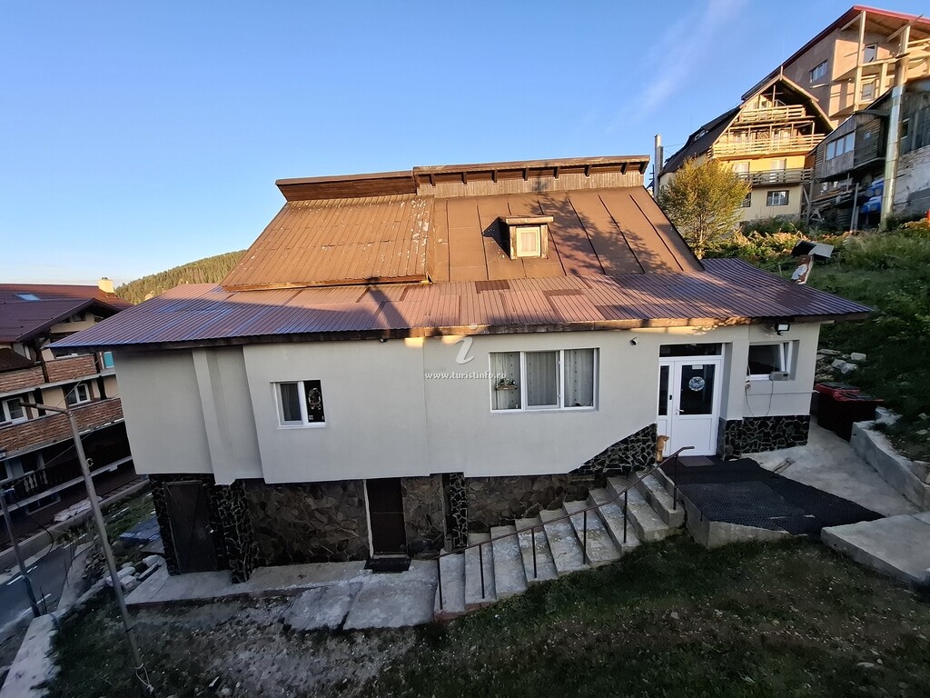 Casa la Țiri